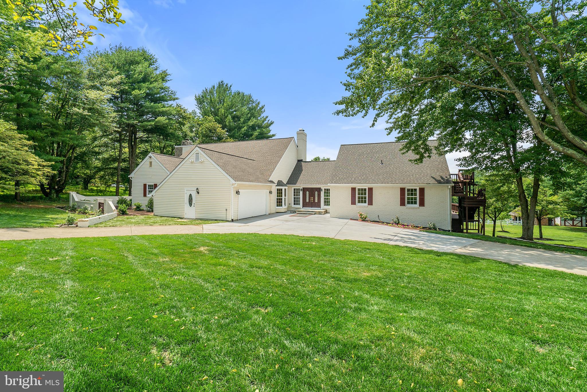638 Seneca Road Great Falls, VA 22066 - Photo 3 of 83 Gallery Image 3