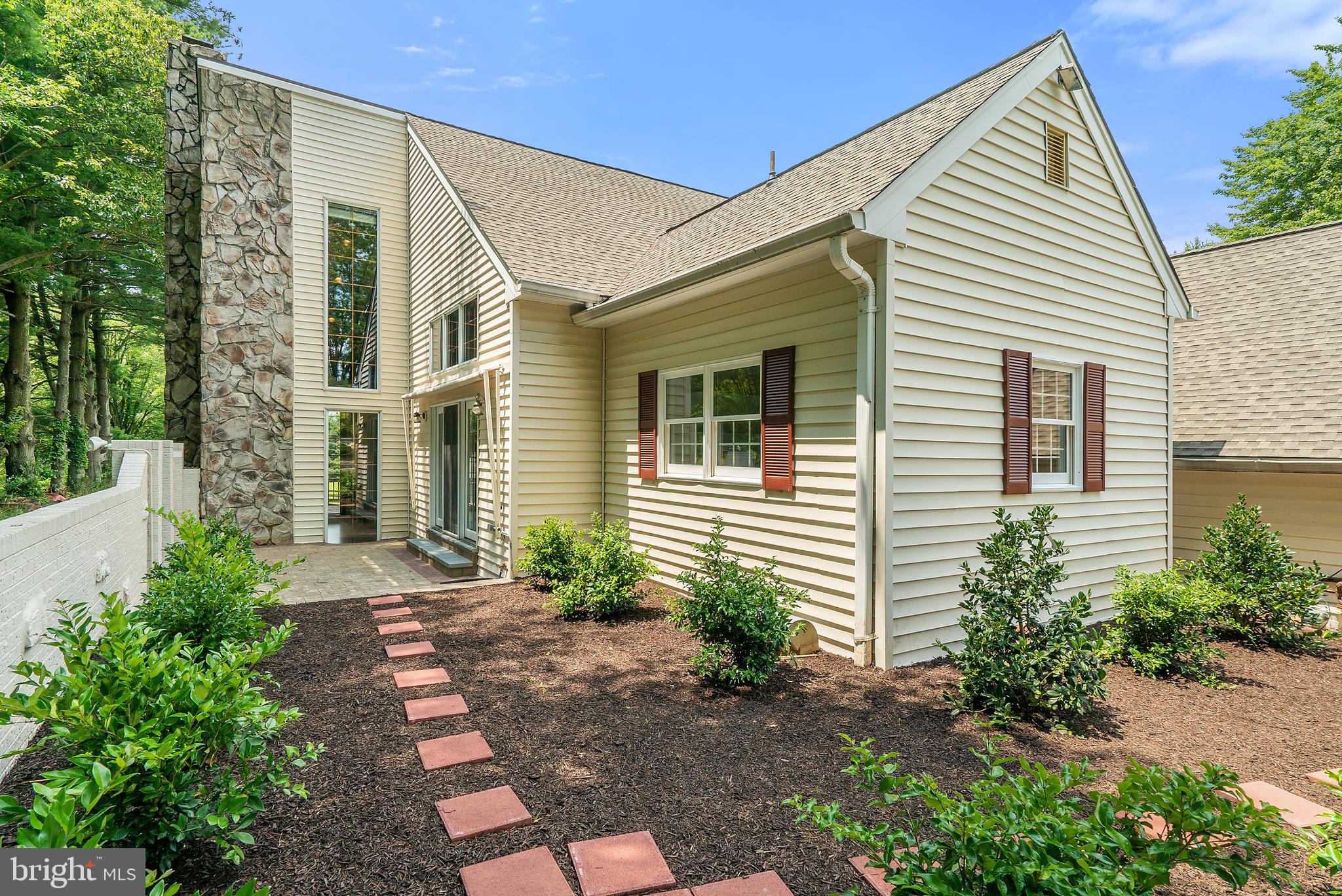638 Seneca Road Great Falls, VA 22066 - Photo 4 of 83 Gallery Image 4