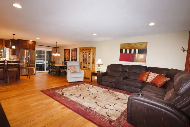 $695,000 | 96 Winterberry Lane, Easton, MA 02356