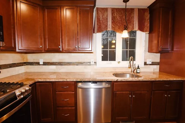 $695,000 | 96 Winterberry Lane, Easton, MA 02356