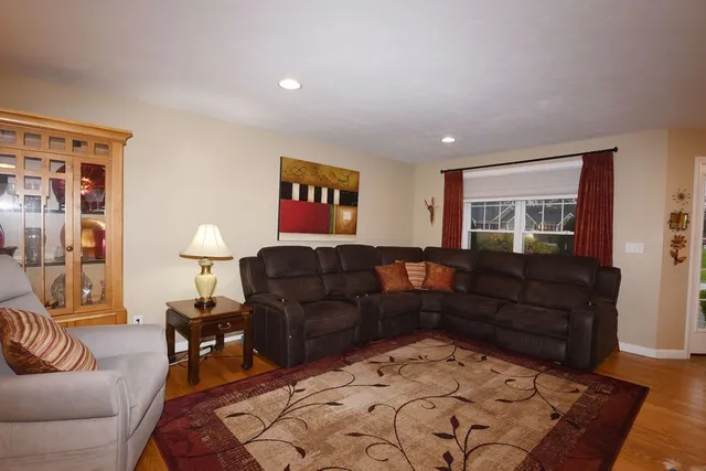 $695,000 | 96 Winterberry Lane, Easton, MA 02356