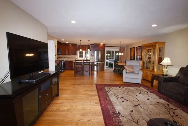 $695,000 | 96 Winterberry Lane, Easton, MA 02356