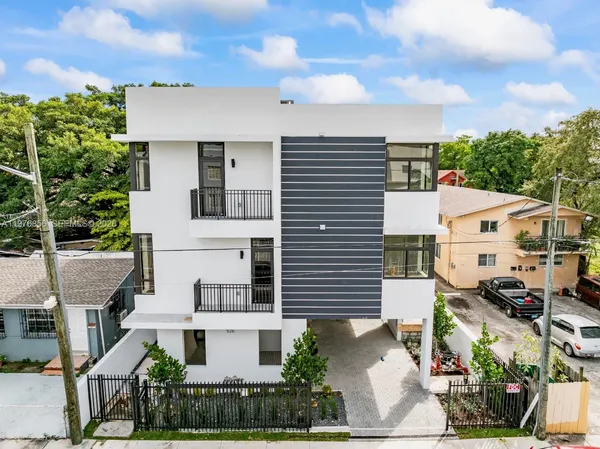 $4,200 | 526 Southwest 2nd Street, Miami, FL 33130