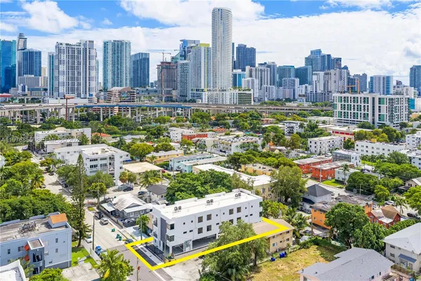 $4,000 | 526 Southwest 2nd Street, Miami, FL 33130