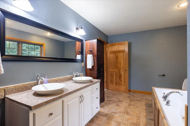 $575,000 | 31360 Rocky Shores Lane, Pengilly, MN 55775