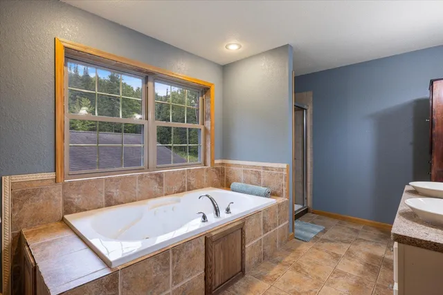 $575,000 | 31360 Rocky Shores Lane, Pengilly, MN 55775