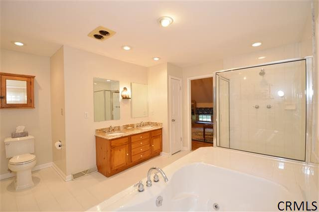 2250 Pine Ridge Road Niskayuna, NY 12309 - Photo 14 of 25 Photo 14