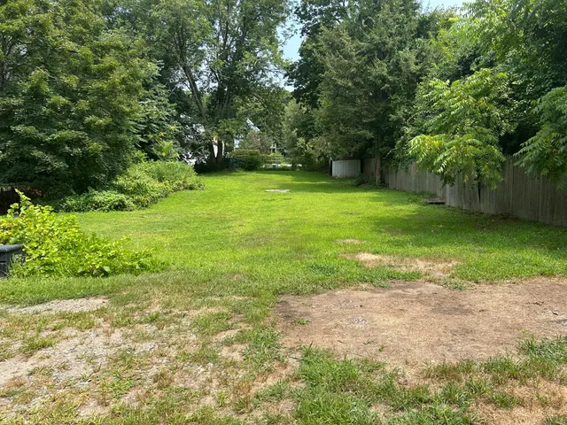 $1,700 | 58 Smith Avenue, Unit 2, Norwich, CT 06360