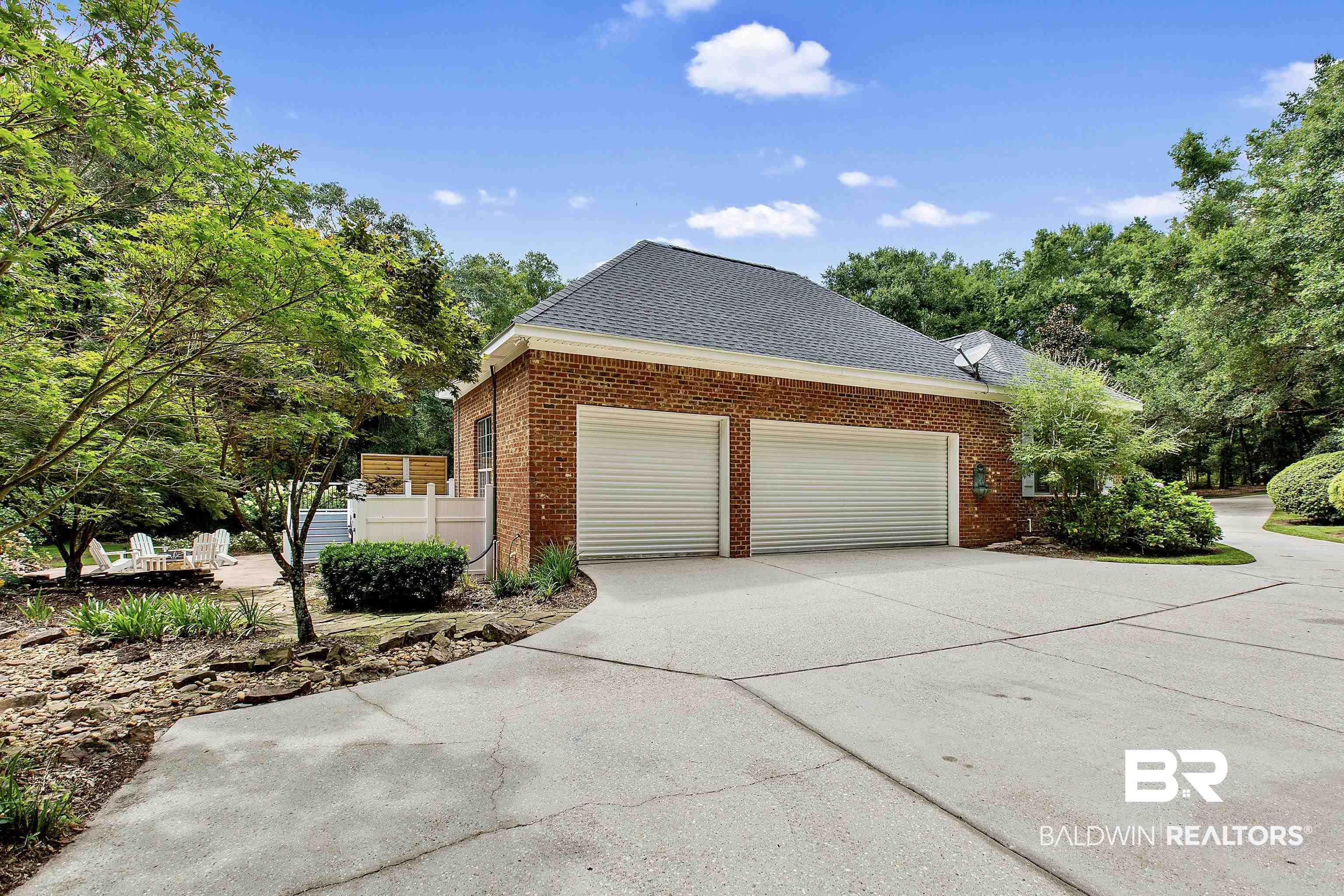 6930 Oak Point Lane Fairhope, AL 36532 - Photo 4 of 50 Triple Garage