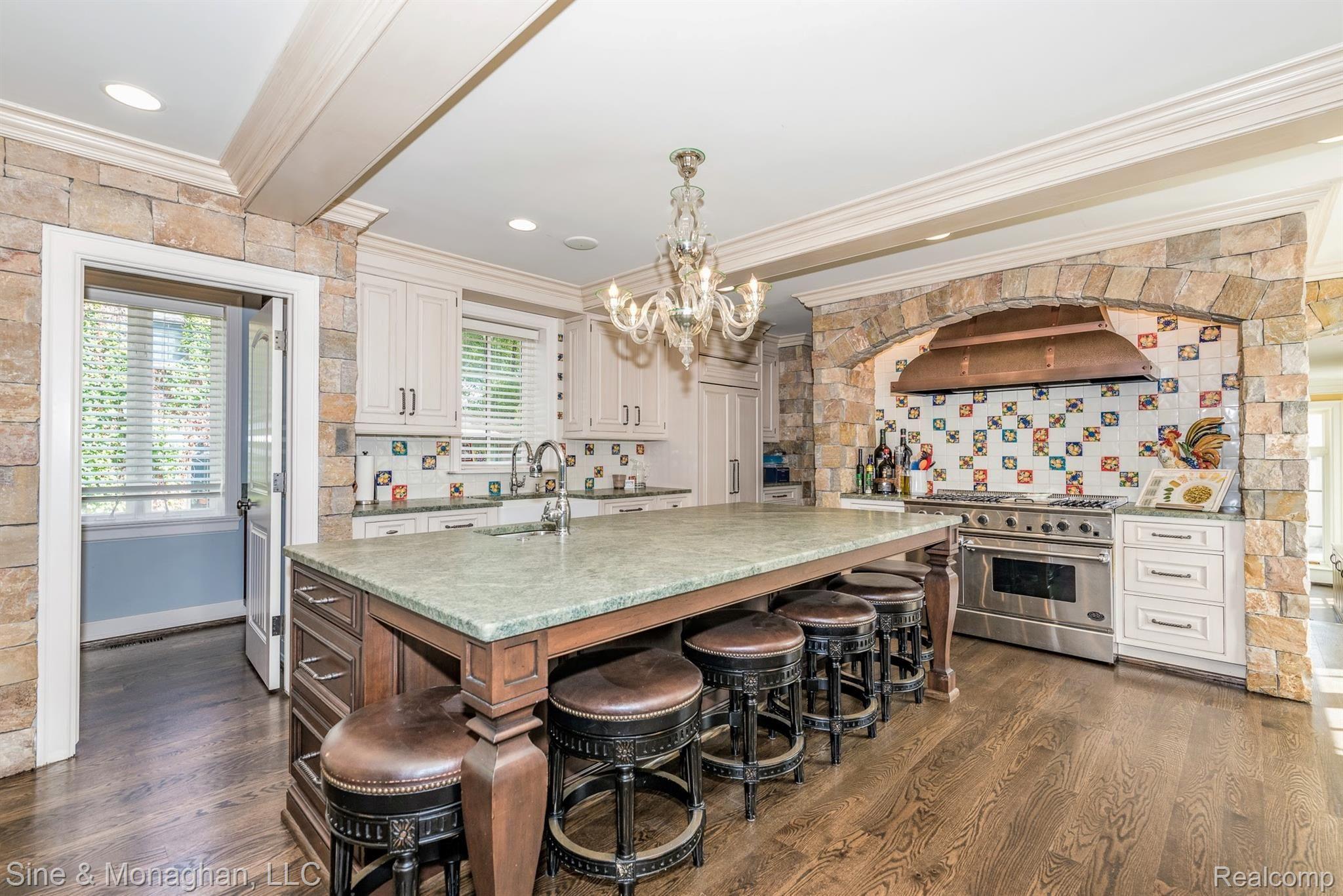 1040 Devonshire Road Grosse Pointe, MI 48230 - Photo 15 of 95 DSC_3578.jpg