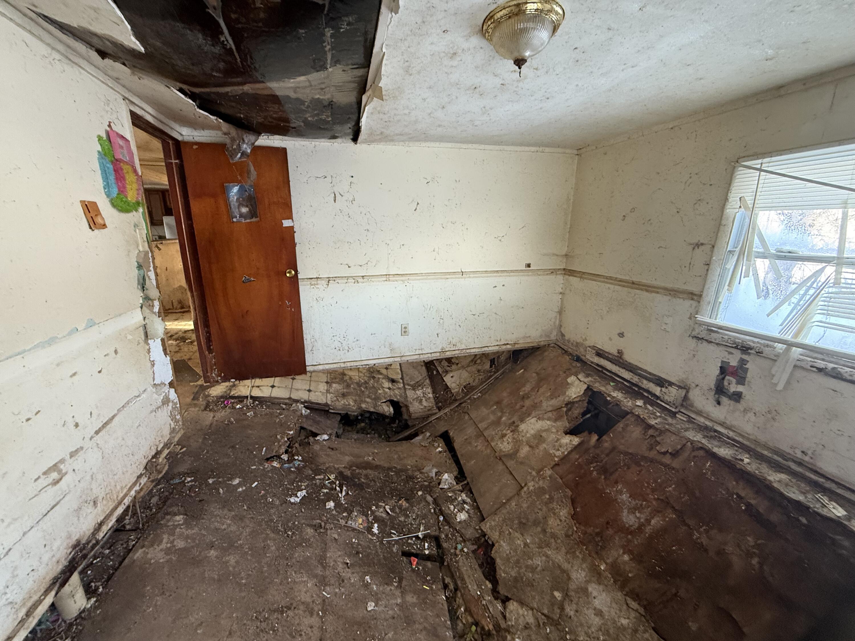 2051 Battle Creek Road Charlotte, MI 48813 - Photo 18 of 20 IMG_6169