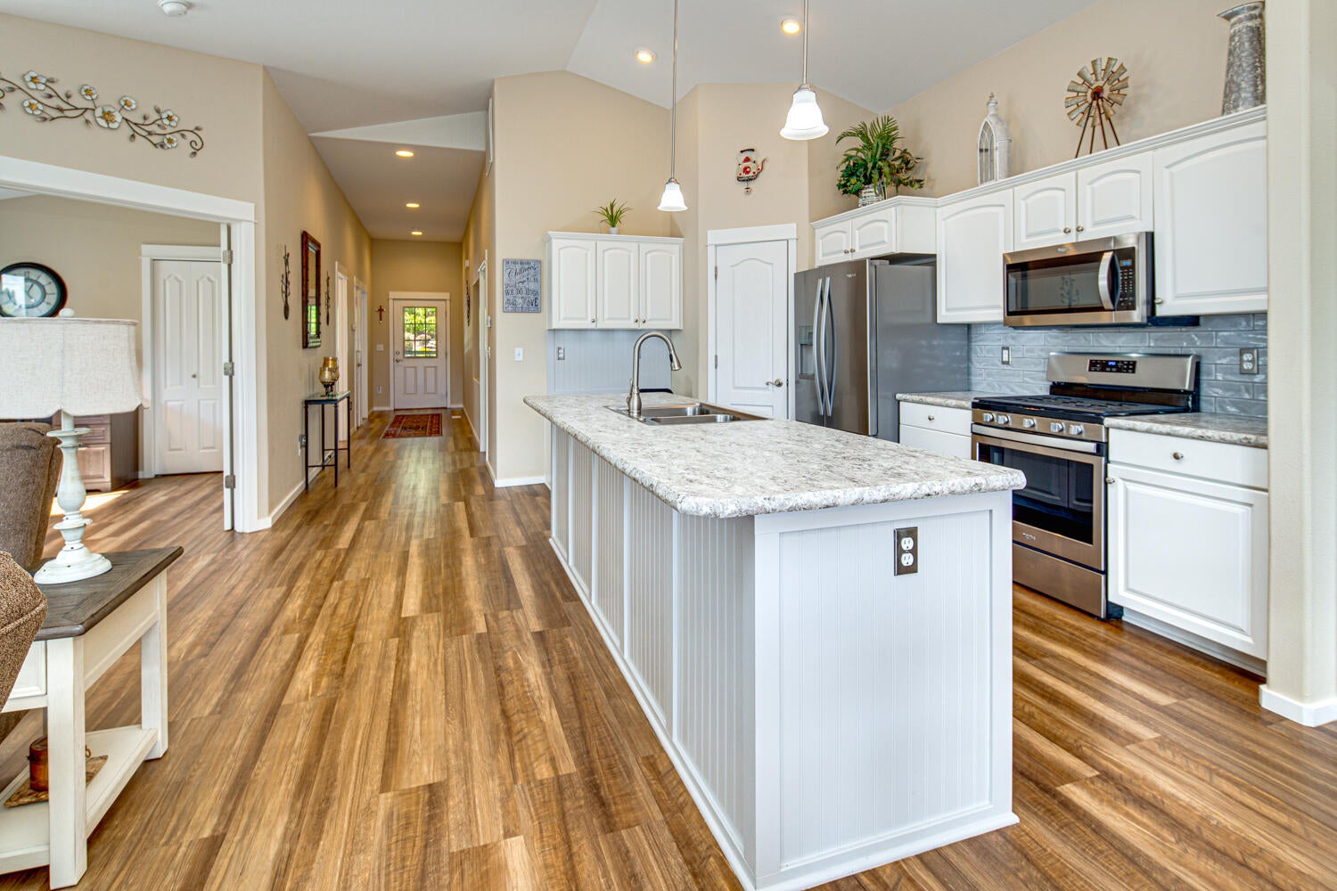 3708 Southwest 29th Street Redmond, OR 97756 - Photo 7 of 25 3708-167
