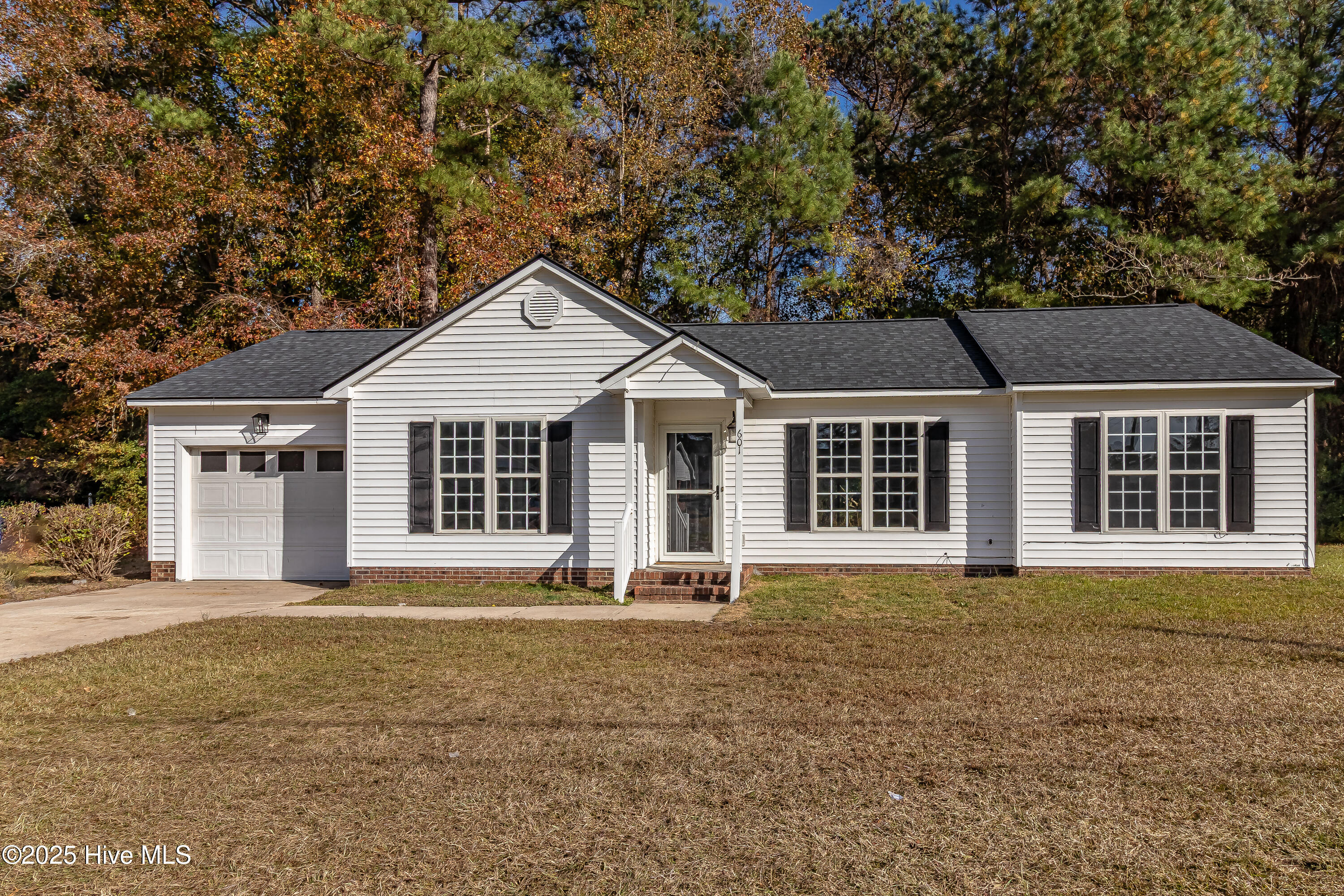 601 Girl Scout Road Kinston, NC 28501 - Photo 1 of 28 IMG_0371_Original