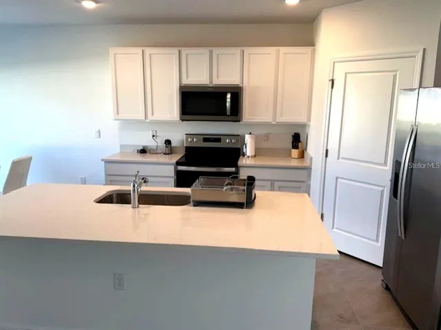 $2,850 | 3440 Ivy Holw Drive, Plant City, FL 33565