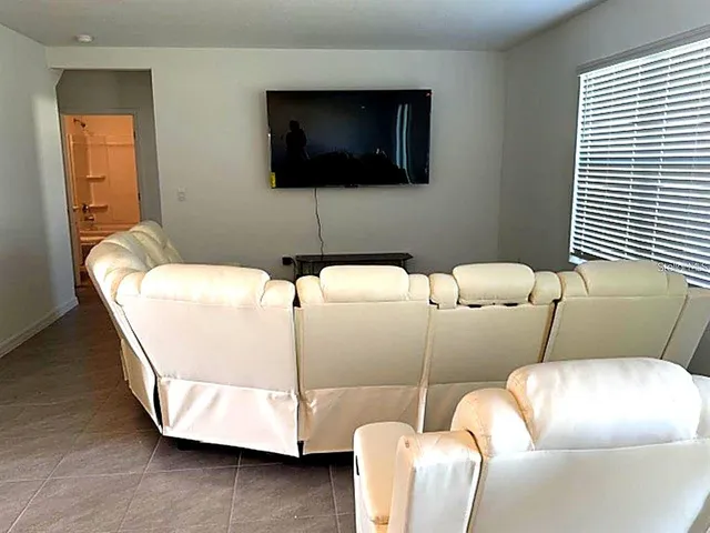 $2,850 | 3440 Ivy Holw Drive, Plant City, FL 33565