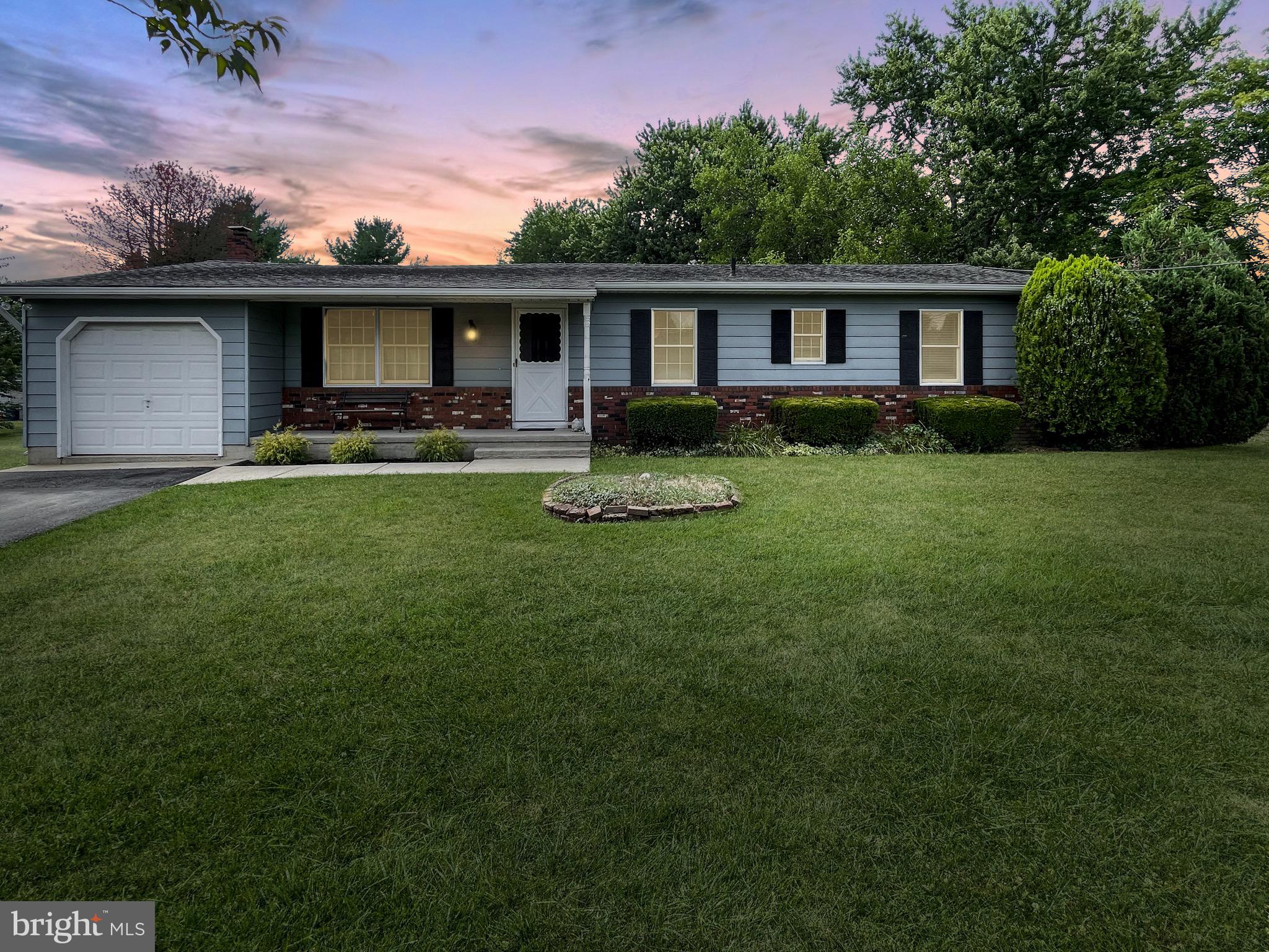 1375 Hedding Jacksonville Road Columbus, NJ 08022 - Photo 1 of 28