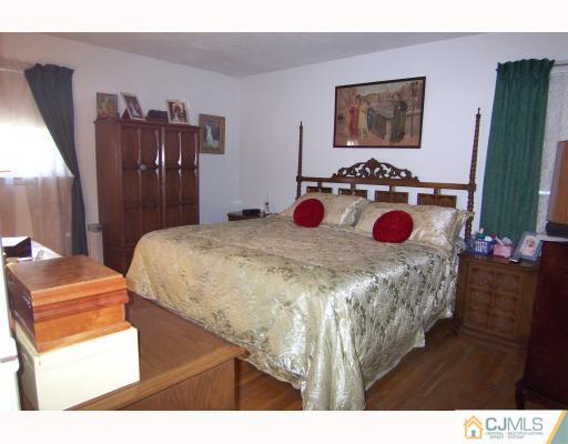 33 Prospect Lane Colonia, NJ 07067 - Photo 5 of 10