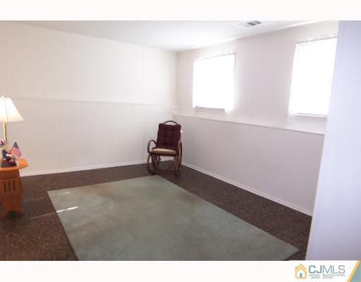 33 Prospect Lane Colonia, NJ 07067 - Photo 7 of 10