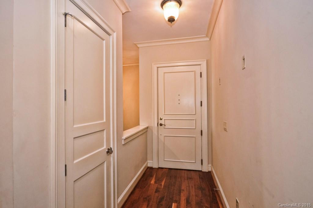 251 Queens Road, Unit 251 Charlotte, NC 28204 - Photo 2 of 22 Gallery Image 2