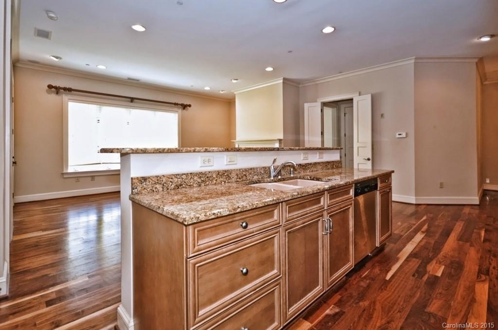 251 Queens Road, Unit 251 Charlotte, NC 28204 - Photo 11 of 22 Gallery Image 11