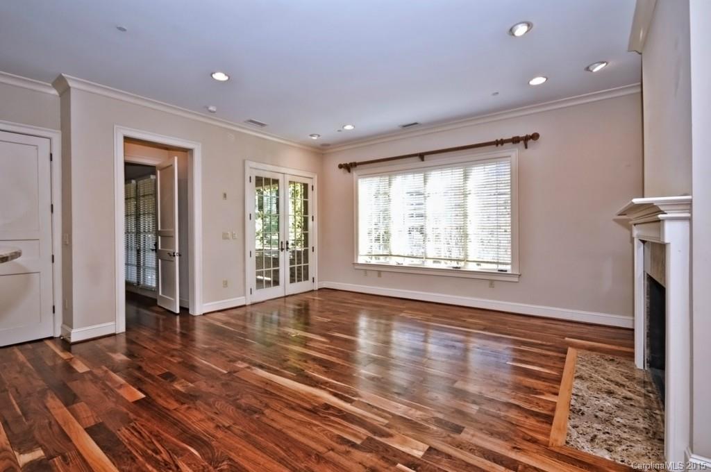 251 Queens Road, Unit 251 Charlotte, NC 28204 - Photo 12 of 22 Gallery Image 12
