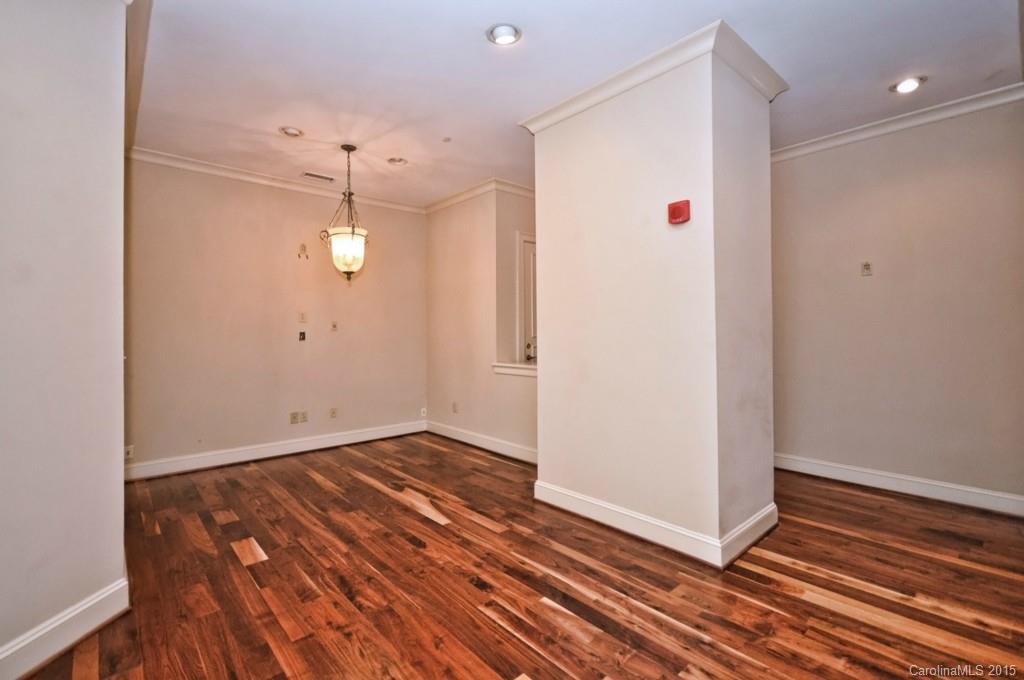 251 Queens Road, Unit 251 Charlotte, NC 28204 - Photo 3 of 22 Gallery Image 3