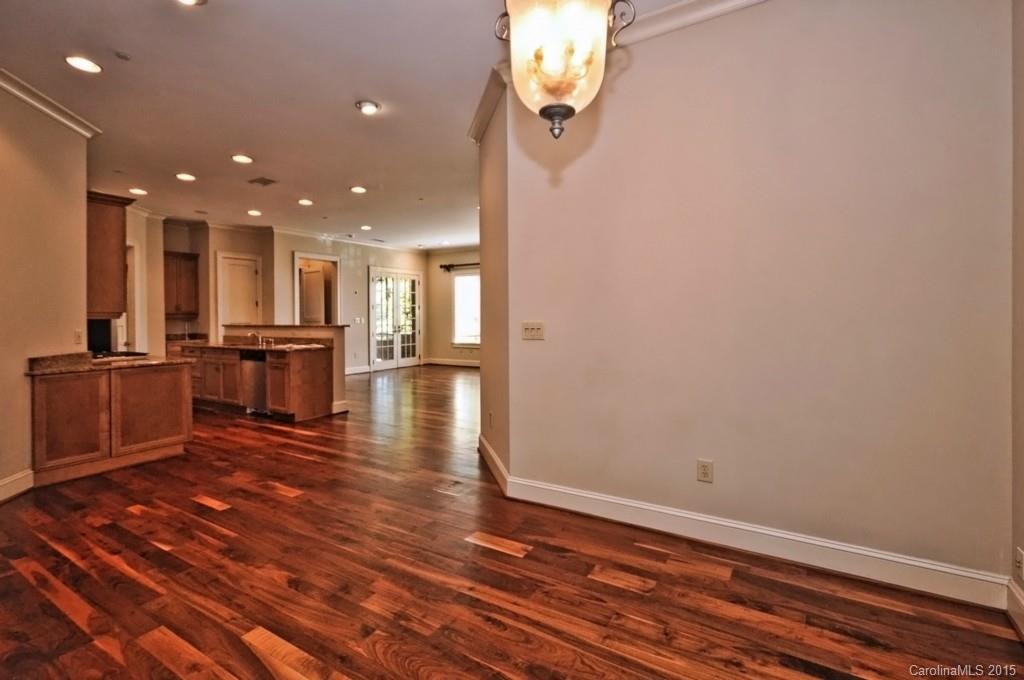 251 Queens Road, Unit 251 Charlotte, NC 28204 - Photo 4 of 22 Gallery Image 4