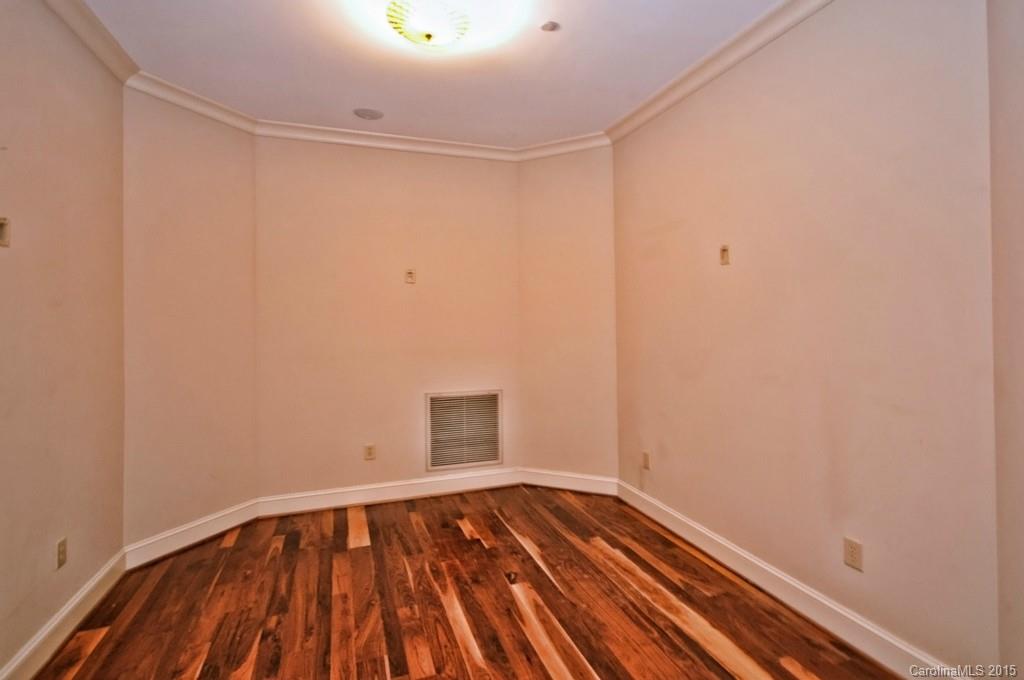 251 Queens Road, Unit 251 Charlotte, NC 28204 - Photo 5 of 22 Gallery Image 5