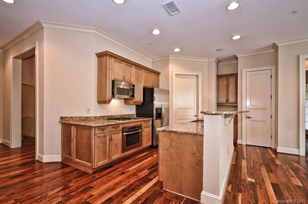 251 Queens Road, Unit 251 Charlotte, NC 28204 - Photo 6 of 22 Gallery Image 6