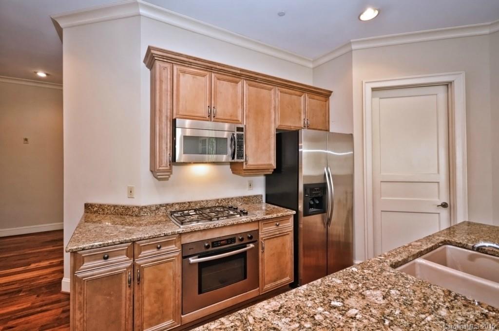 251 Queens Road, Unit 251 Charlotte, NC 28204 - Photo 7 of 22 Gallery Image 7