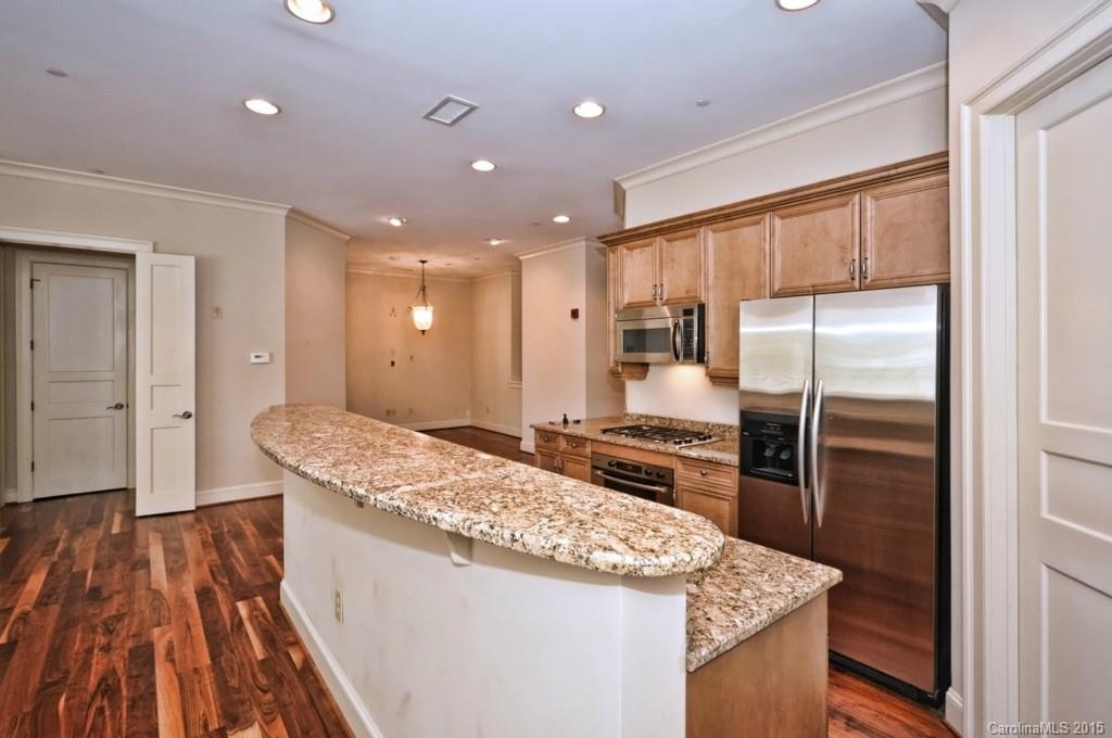 251 Queens Road, Unit 251 Charlotte, NC 28204 - Photo 8 of 22 Gallery Image 8