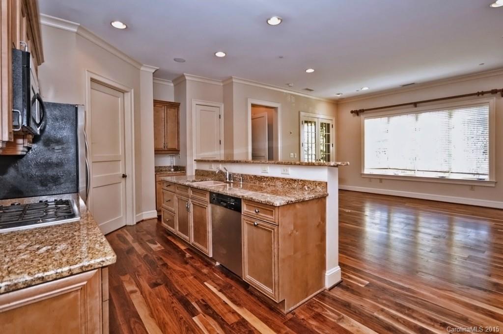 251 Queens Road, Unit 251 Charlotte, NC 28204 - Photo 10 of 22 Gallery Image 10