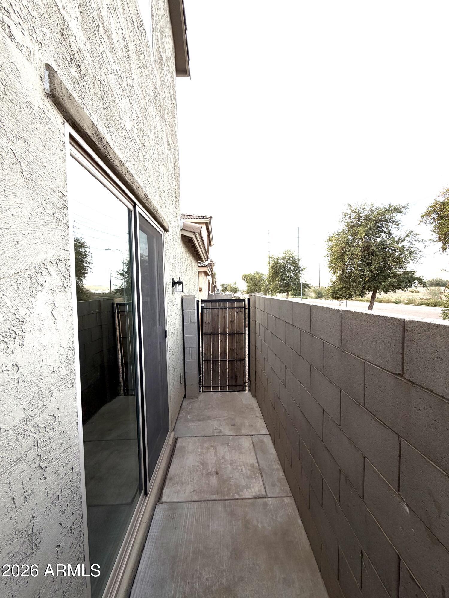 5446 Fulton Street Phoenix, AZ 85043 - Photo 35 of 42 a view of a balcony