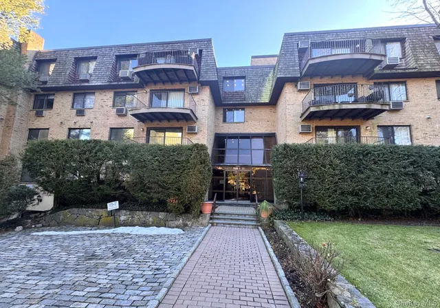 $4,400 | 500 Central Park Avenue, Unit 116, Scarsdale, NY 10583