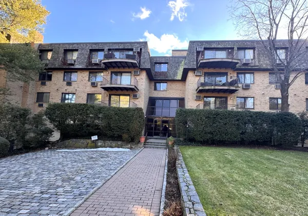 $4,400 | 500 Central Park Avenue, Unit 116, Scarsdale, NY 10583