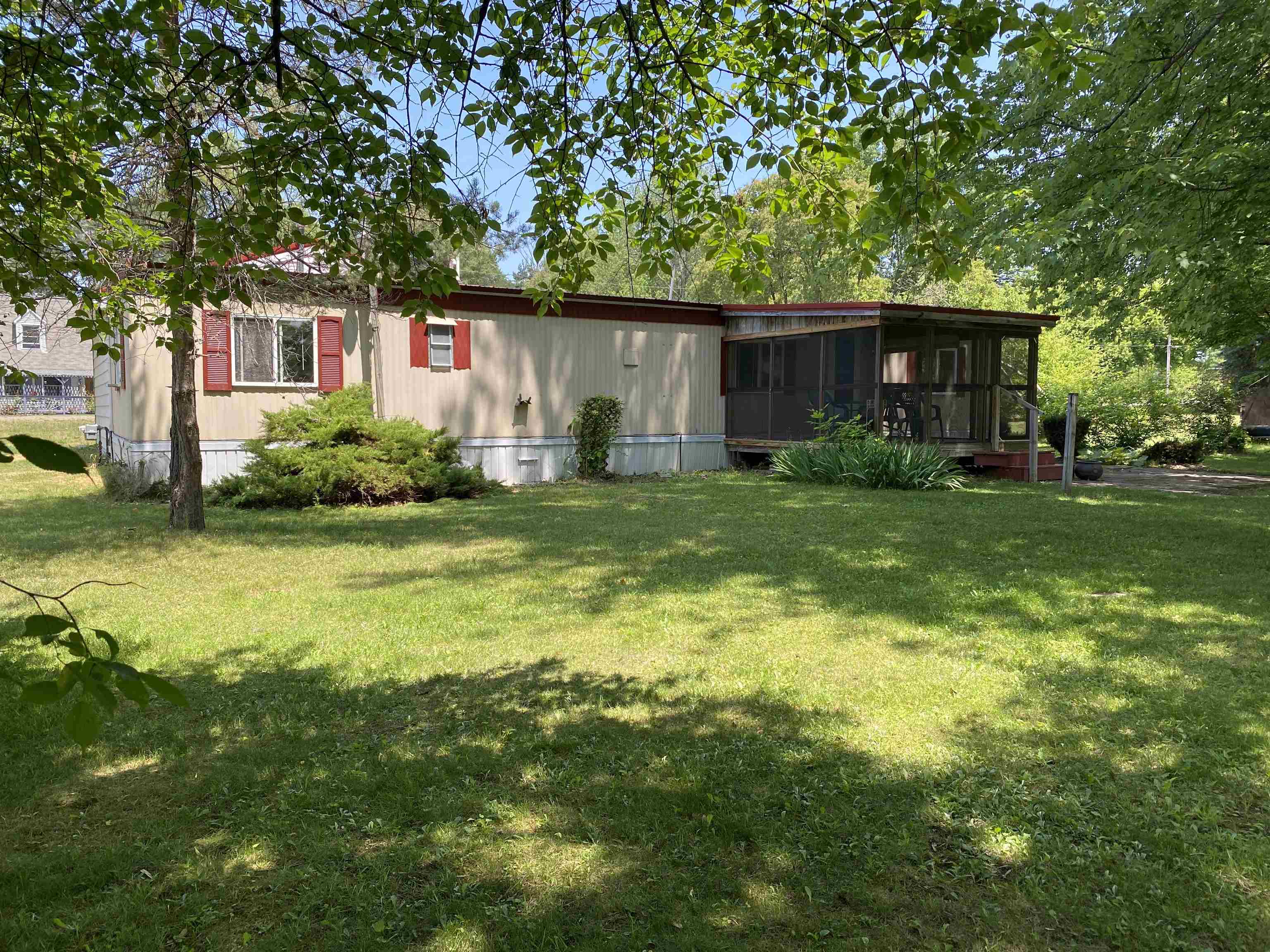 4155 Clendening Road Gladwin, MI 48624 - Photo 2 of 16