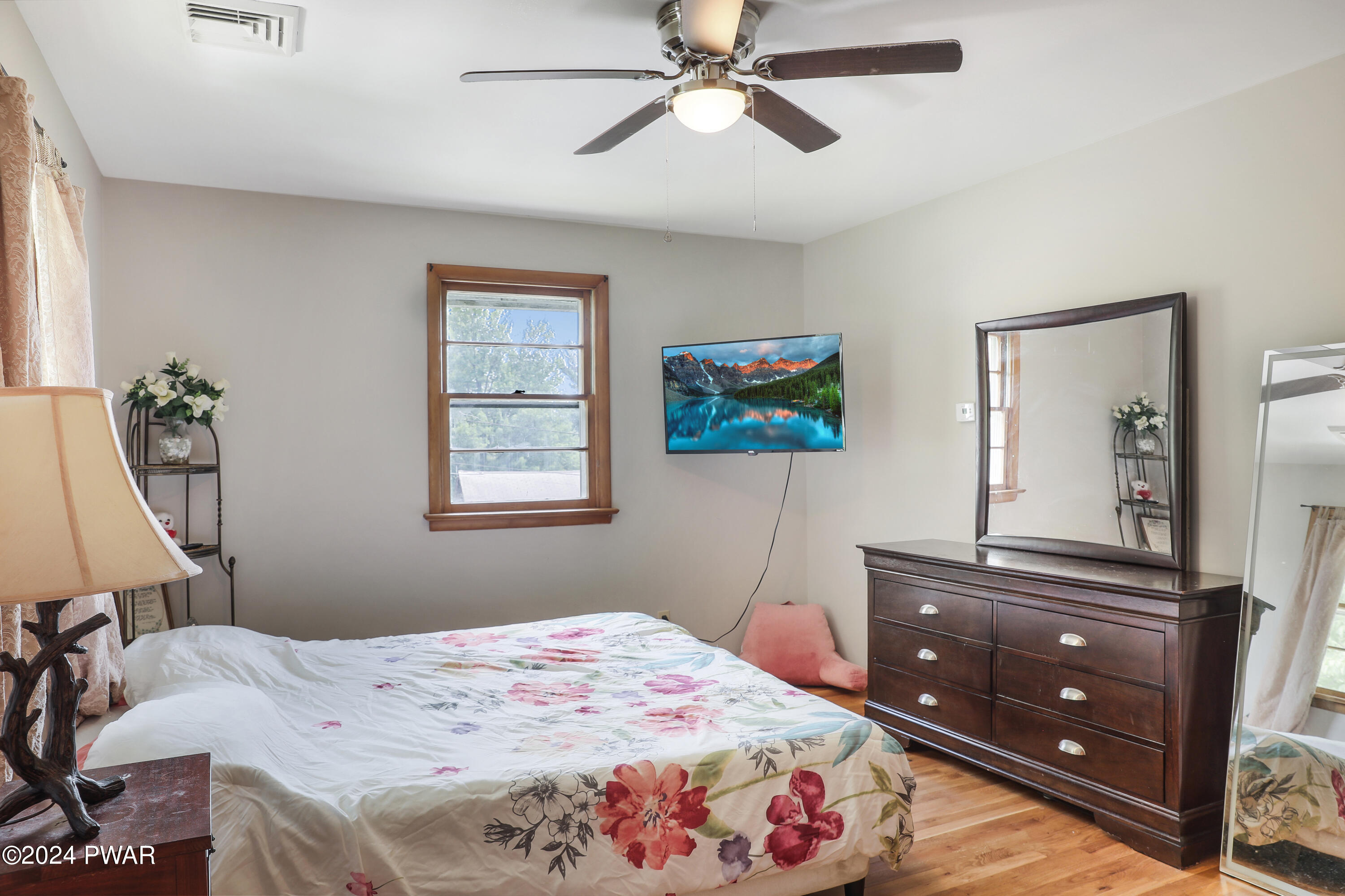 233 Silver Lake Road Dingmans Ferry, PA 18328 - Photo 23 of 35 ZORZ5667