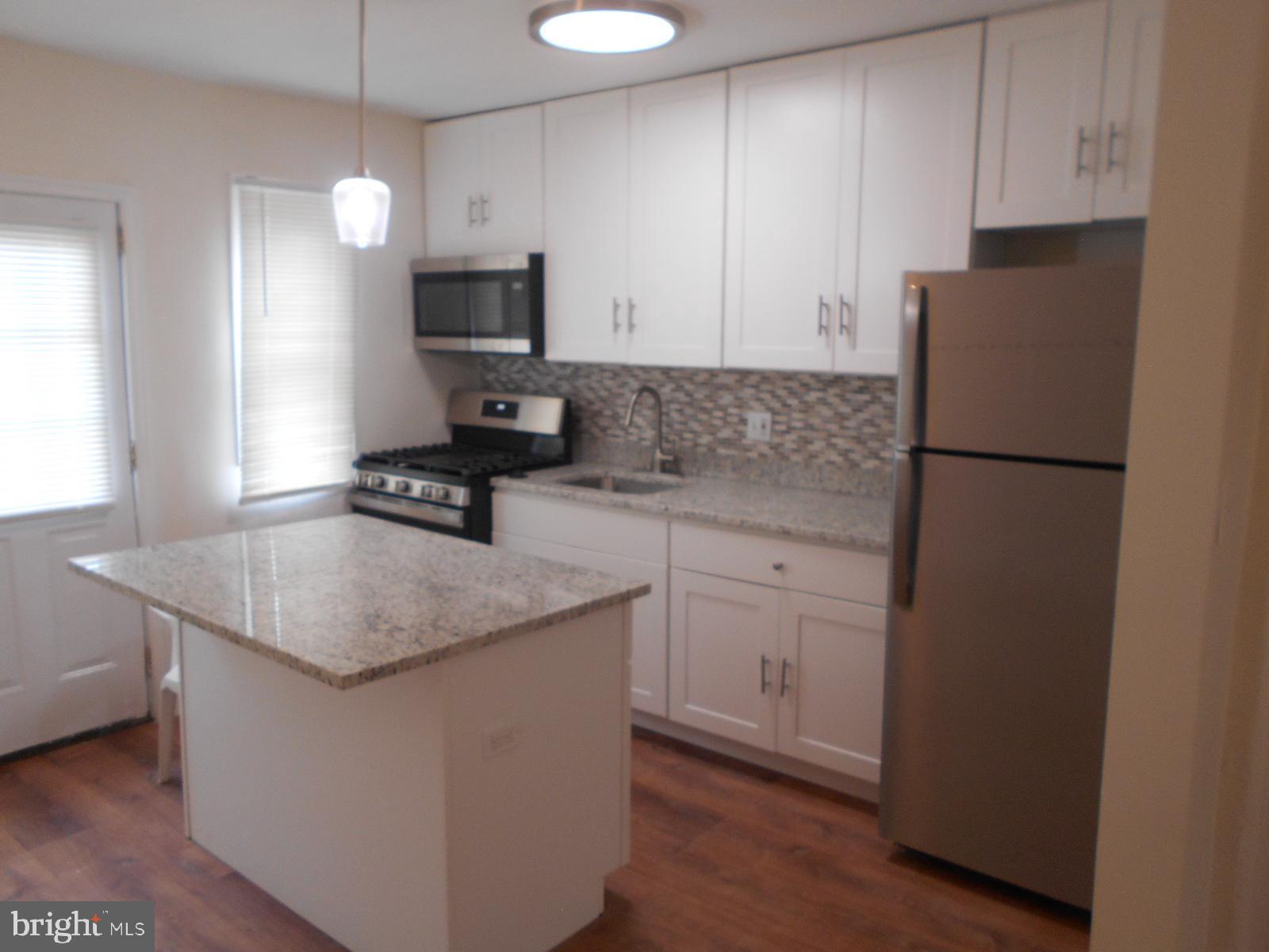 4129 Crest Heights Road Baltimore, MD 21215 - Photo 6 of 20 Island