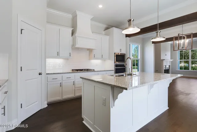 $385,933 | 425 Bozeman Trail, Scott, LA 70583