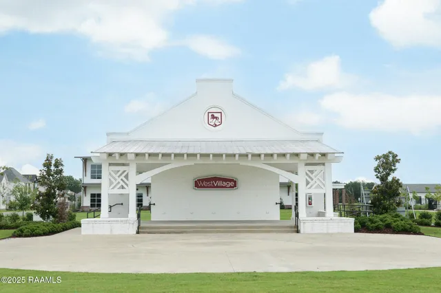 $385,933 | 425 Bozeman Trail, Scott, LA 70583