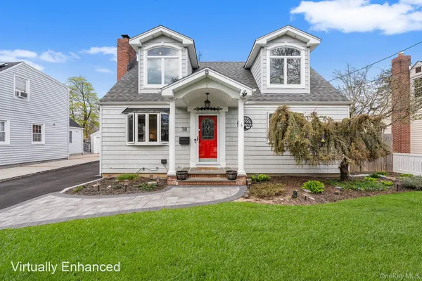 $699,999 | 38 Bedell Place, Amityville, NY 11701