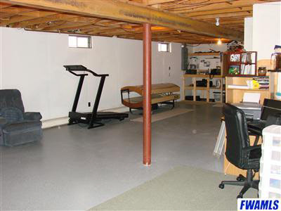 8109 North County Line Road West Churubusco, IN 46723 - Photo 10 of 12 Gallery Image 10