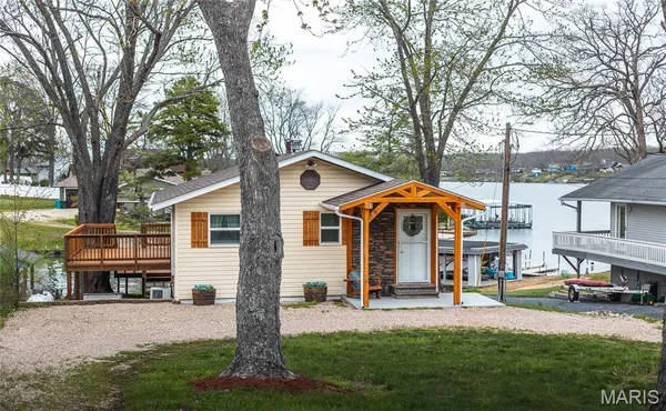 $490,000 | 1642 Lakeshore Drive, Cuba, MO 65453