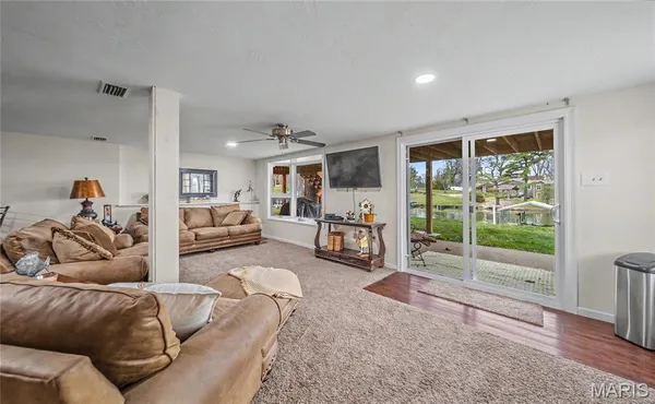 $490,000 | 1642 Lakeshore Drive, Cuba, MO 65453