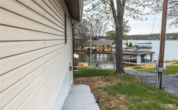 $490,000 | 1642 Lakeshore Drive, Cuba, MO 65453
