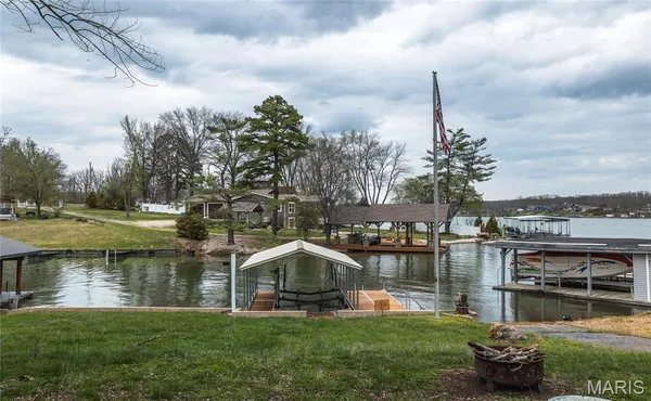 $490,000 | 1642 Lakeshore Drive, Cuba, MO 65453
