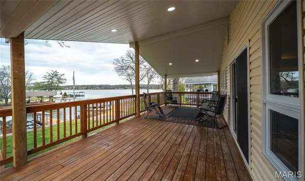 $490,000 | 1642 Lakeshore Drive, Cuba, MO 65453
