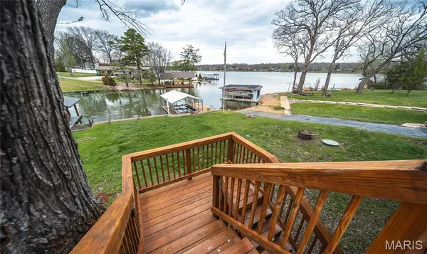 $490,000 | 1642 Lakeshore Drive, Cuba, MO 65453