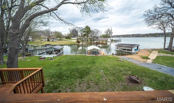 $490,000 | 1642 Lakeshore Drive, Cuba, MO 65453