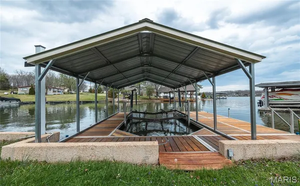 $490,000 | 1642 Lakeshore Drive, Cuba, MO 65453